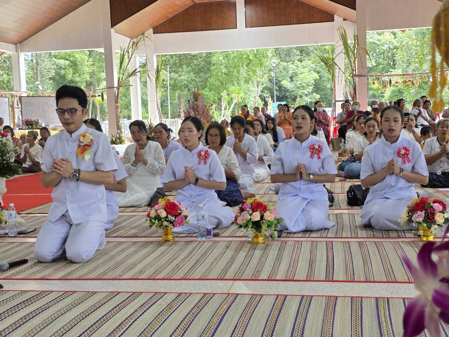 ภาพร่วมพิธีกรรมวัดบ้านคำเจริญ