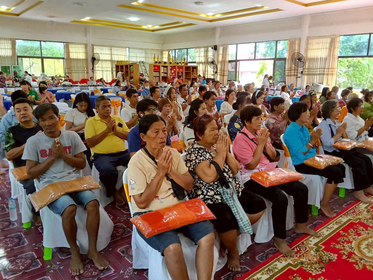 ภาพร่วมพิธีกรรมวัดโฉมศรี