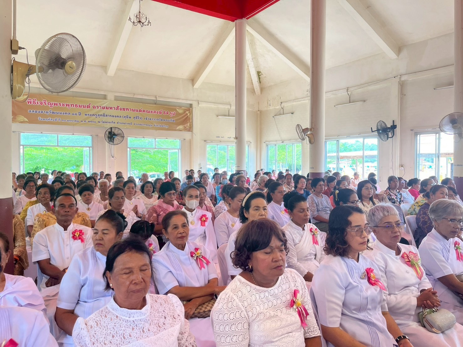 ภาพร่วมพิธีกรรมวัดพระเกิด