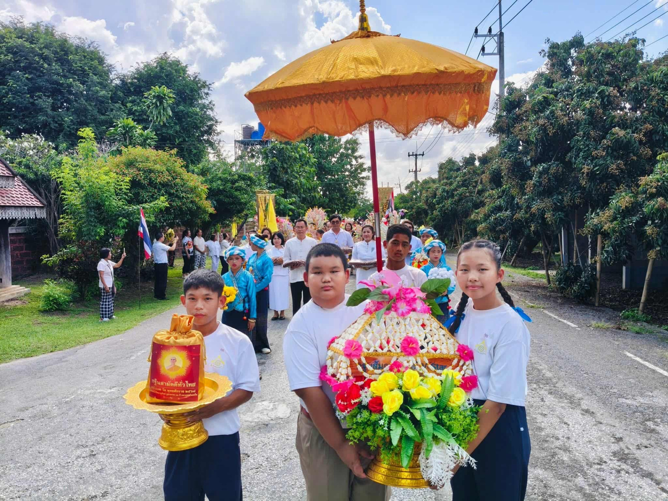 ภาพร่วมขบวนกฐินวัดหนองโจง