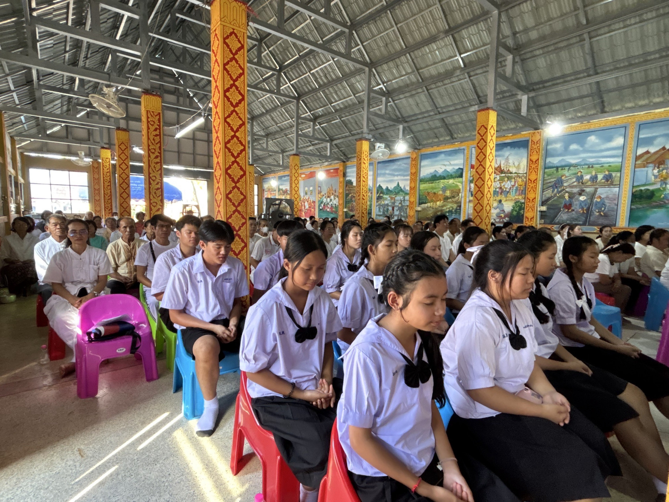 ภาพร่วมพิธีกรรมวัดดงมะเฟือง