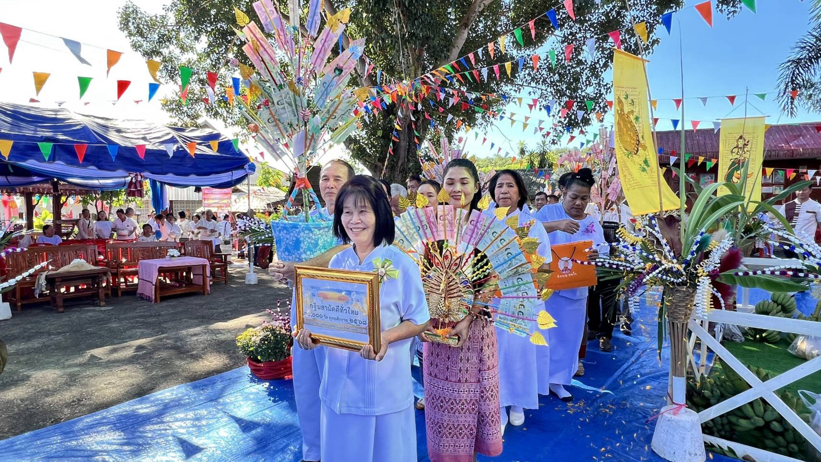 ภาพร่วมพิธีกรรมวัดวังทอง