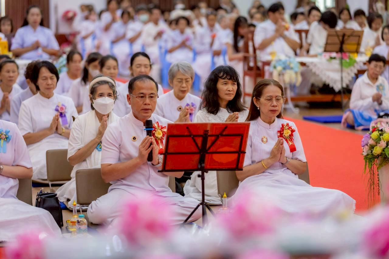 ภาพร่วมพิธีกรรมศูนย์ปฏิบัติธรรมลำปาง