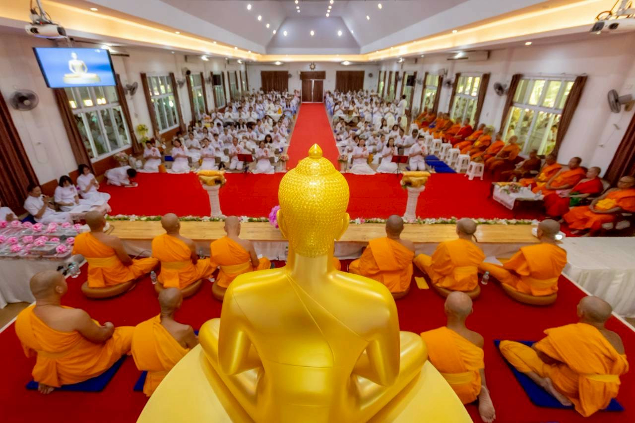 ภาพร่วมพิธีกรรมศูนย์ปฏิบัติธรรมลำปาง