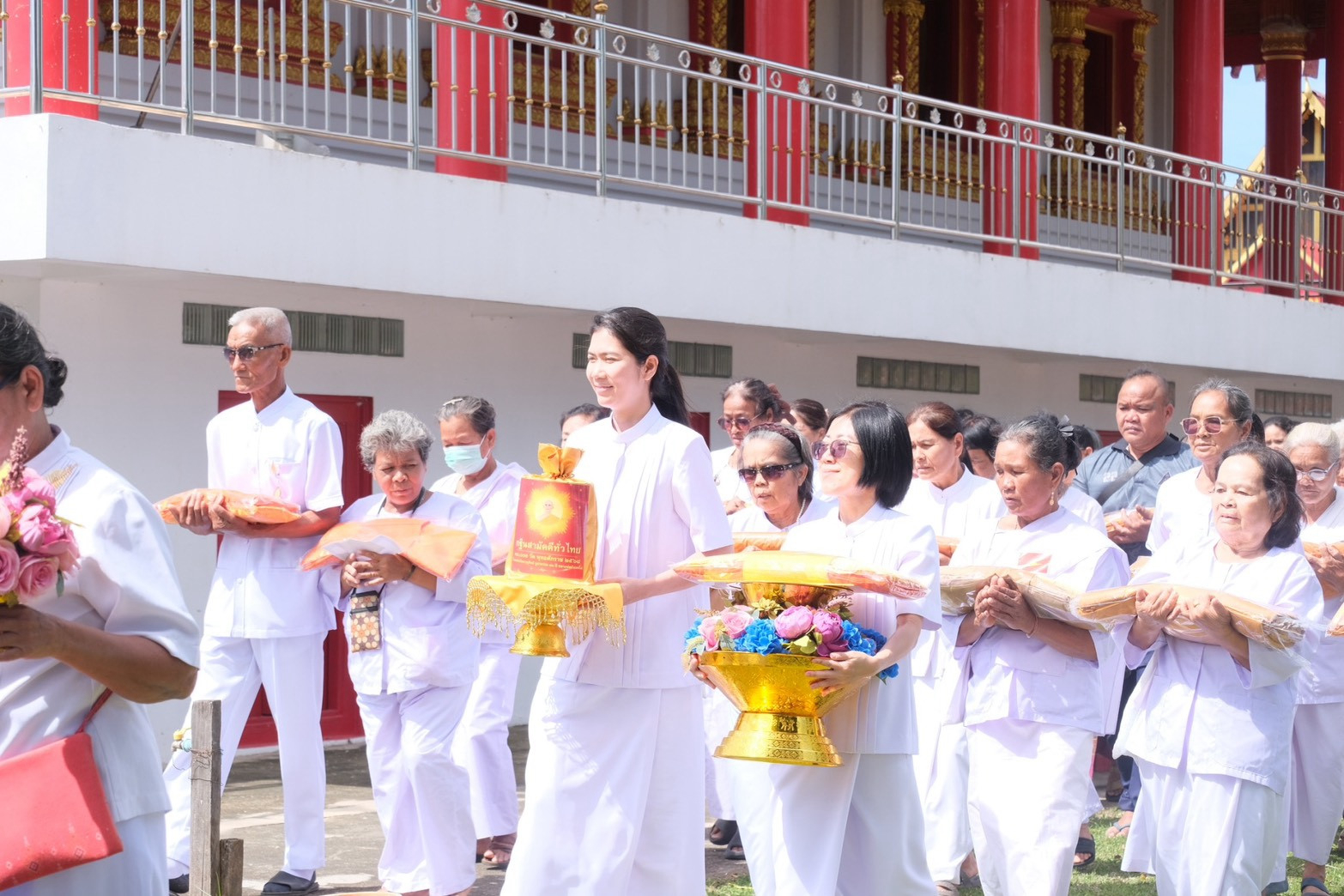 ภาพร่วมขบวนกฐินวัดสำโรง