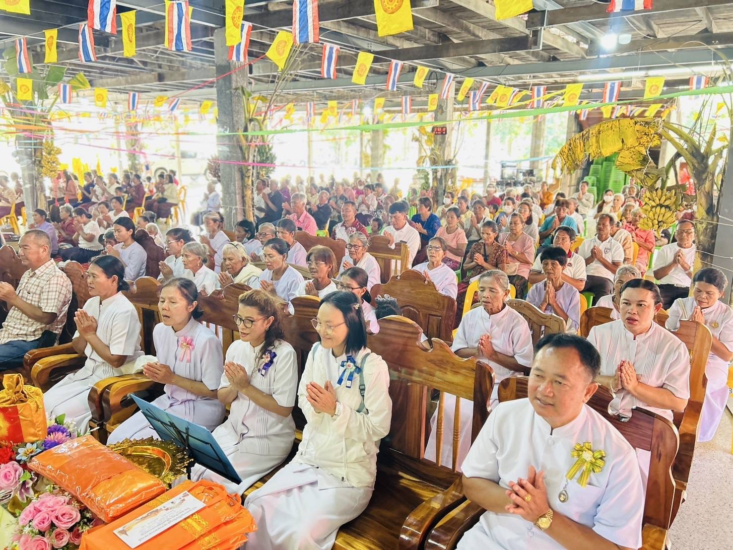 ภาพร่วมพิธีกรรมวัดหนองจอก