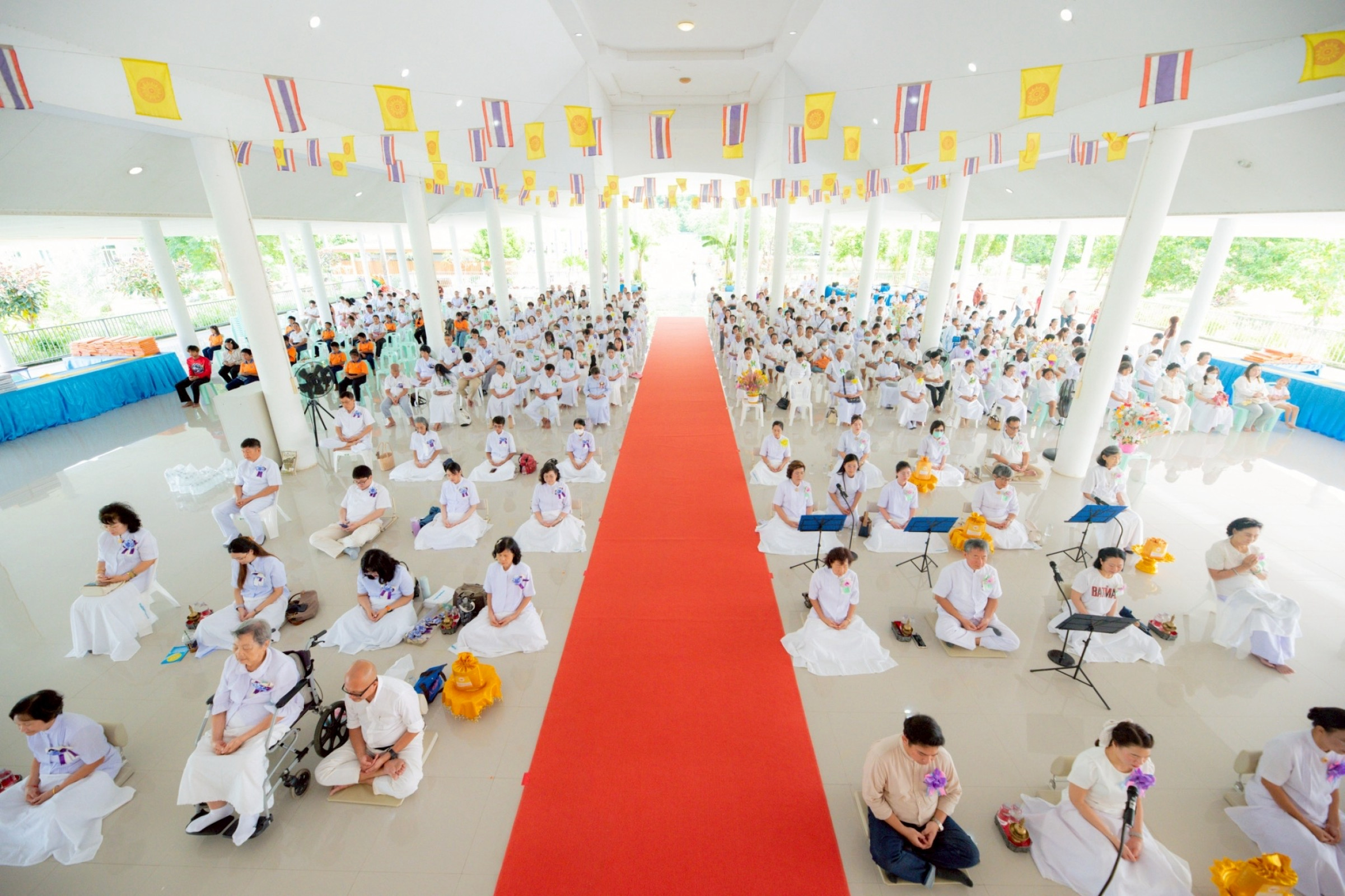 ภาพร่วมพิธีกรรมศูนย์ปฏิบัติธรรมโพธาราม