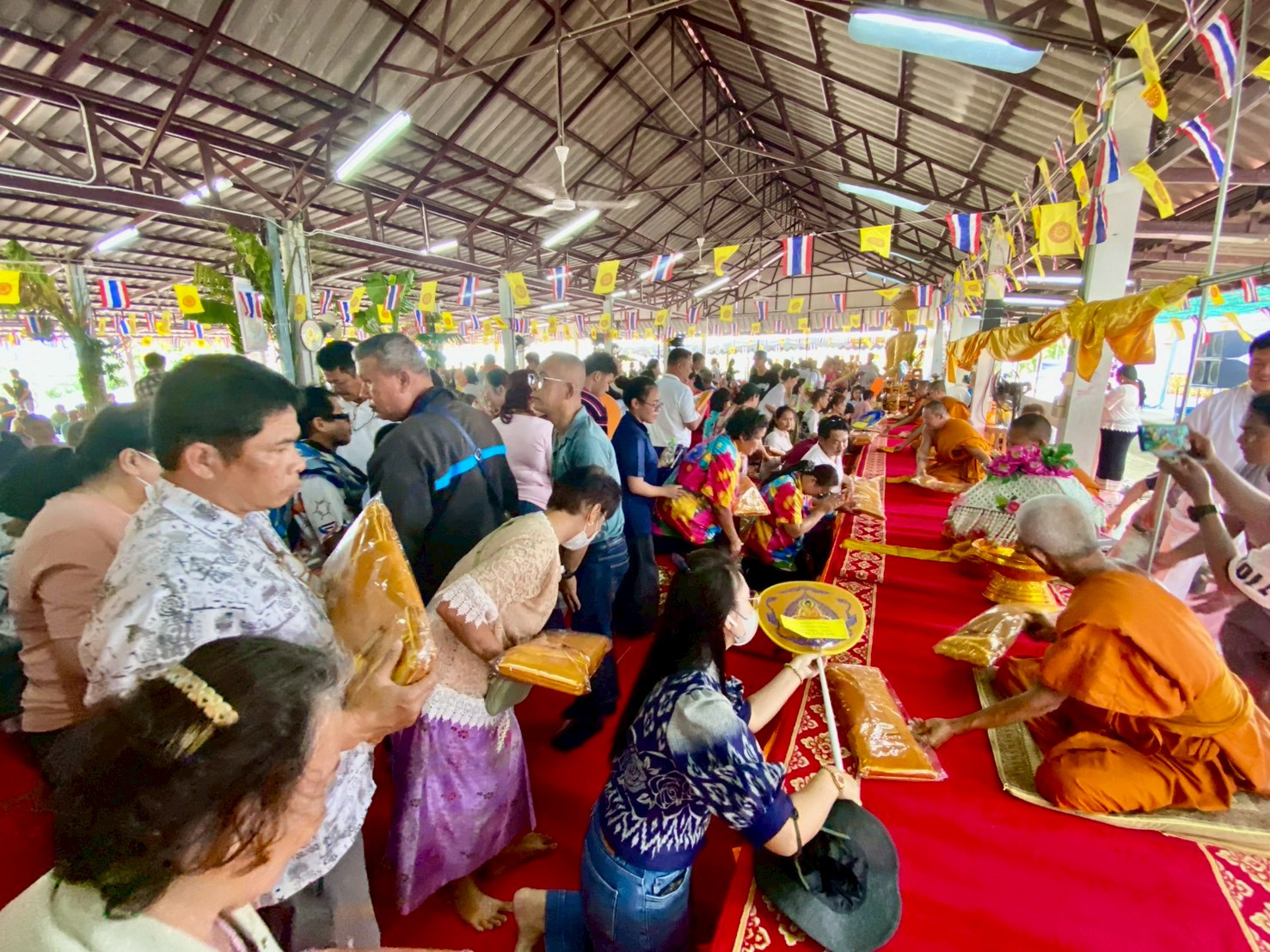 ภาพร่วมพิธีกรรมวัดสันติคีรี
