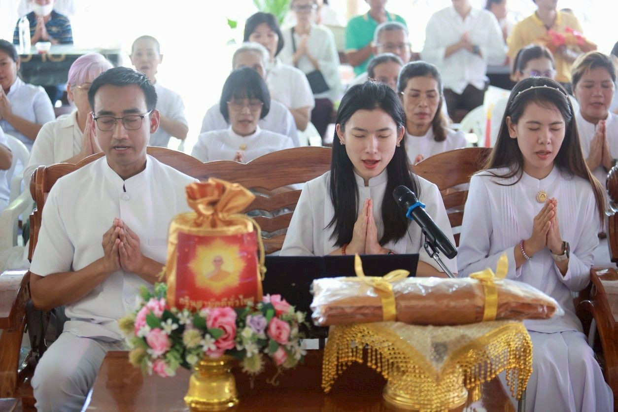 ภาพกล่าวคำถวายกฐินวัดเขาน้อยพัฒนาราม