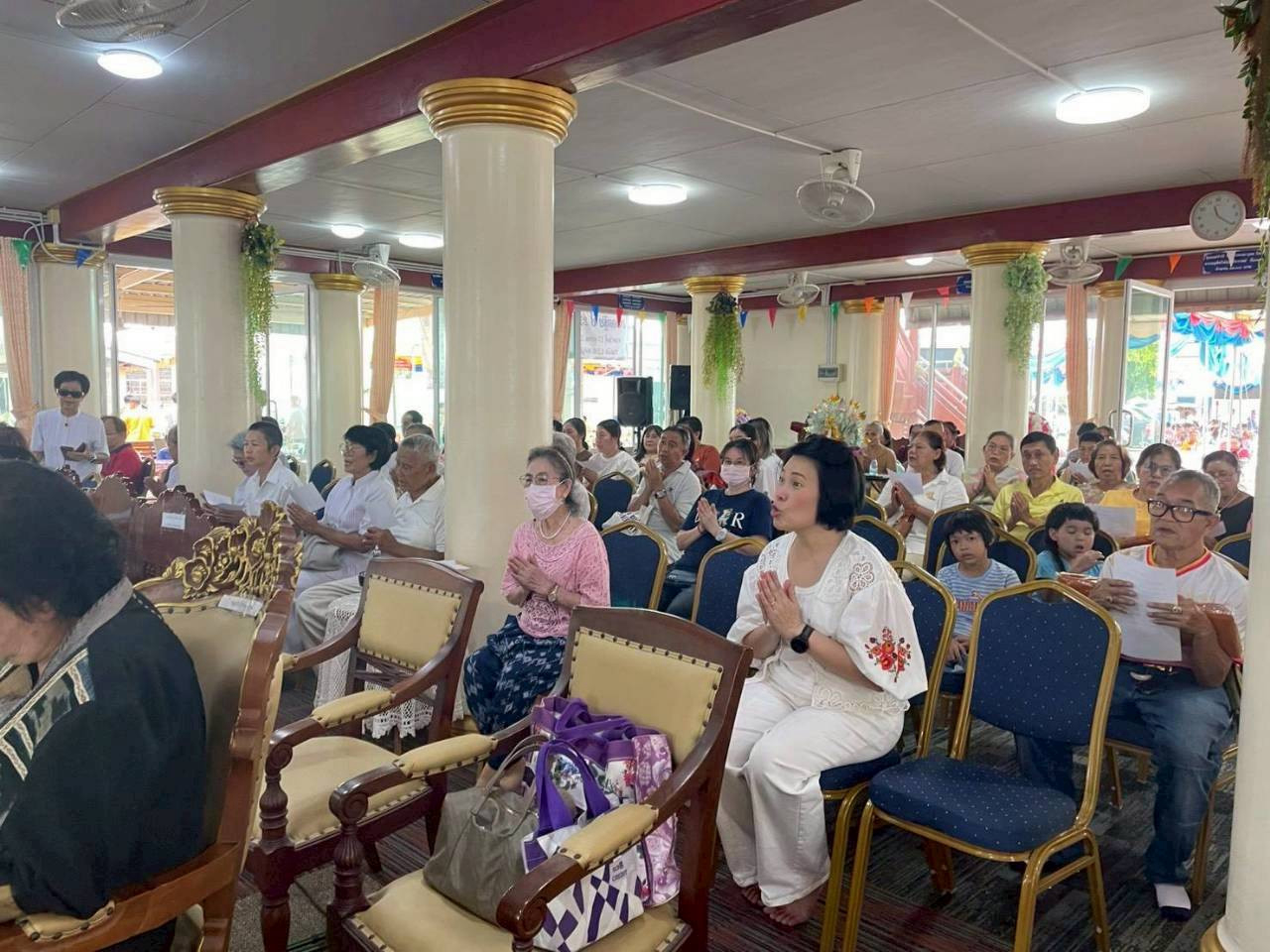 ภาพร่วมพิธีกรรมวัดอัมพวัน