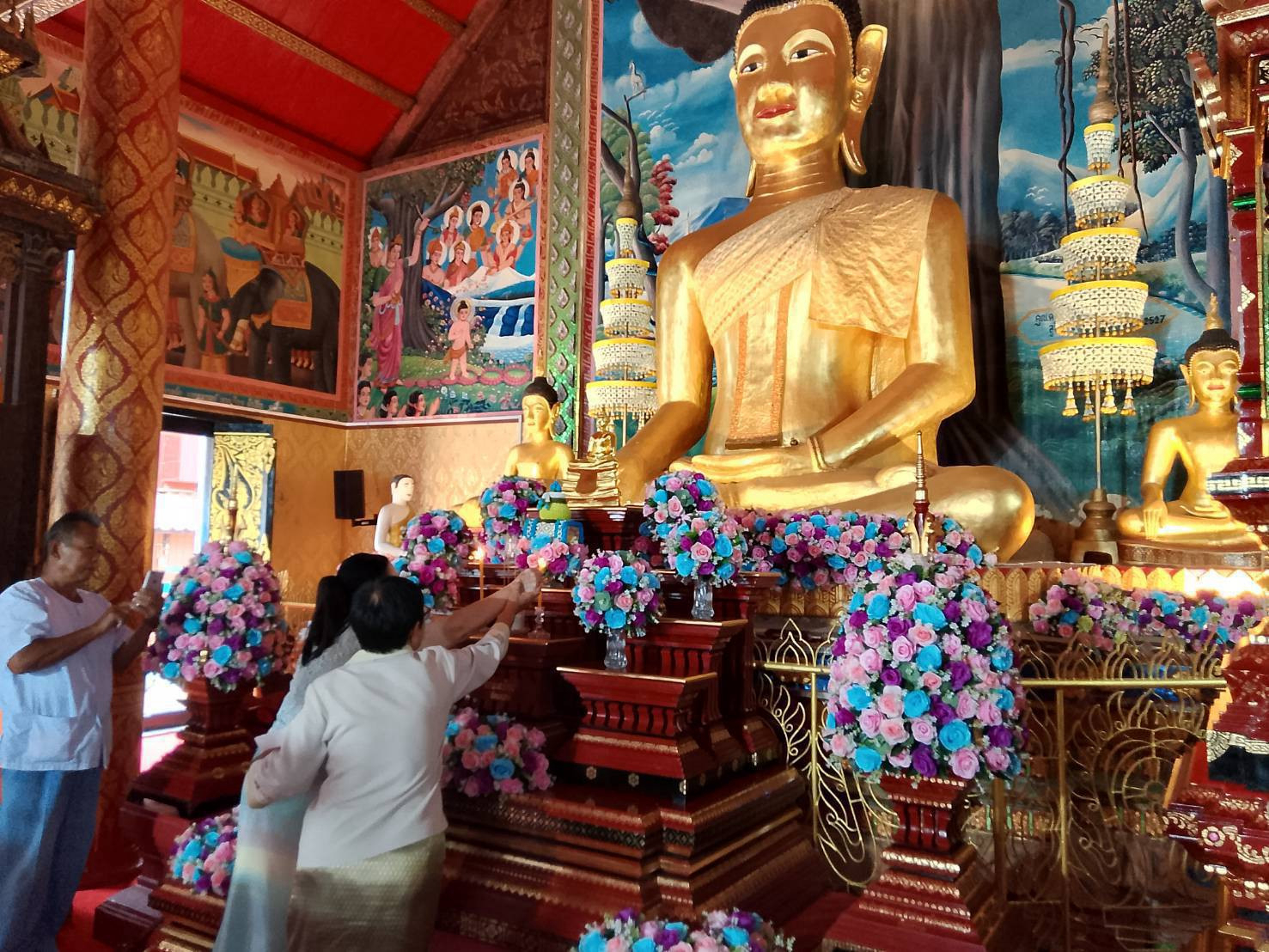 ภาพร่วมพิธีกรรมวัดหลวง