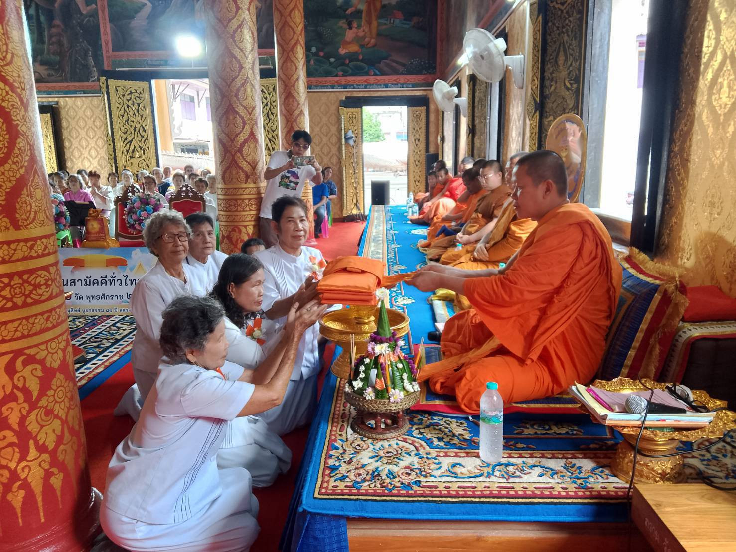 ภาพร่วมพิธีกรรมวัดหลวง