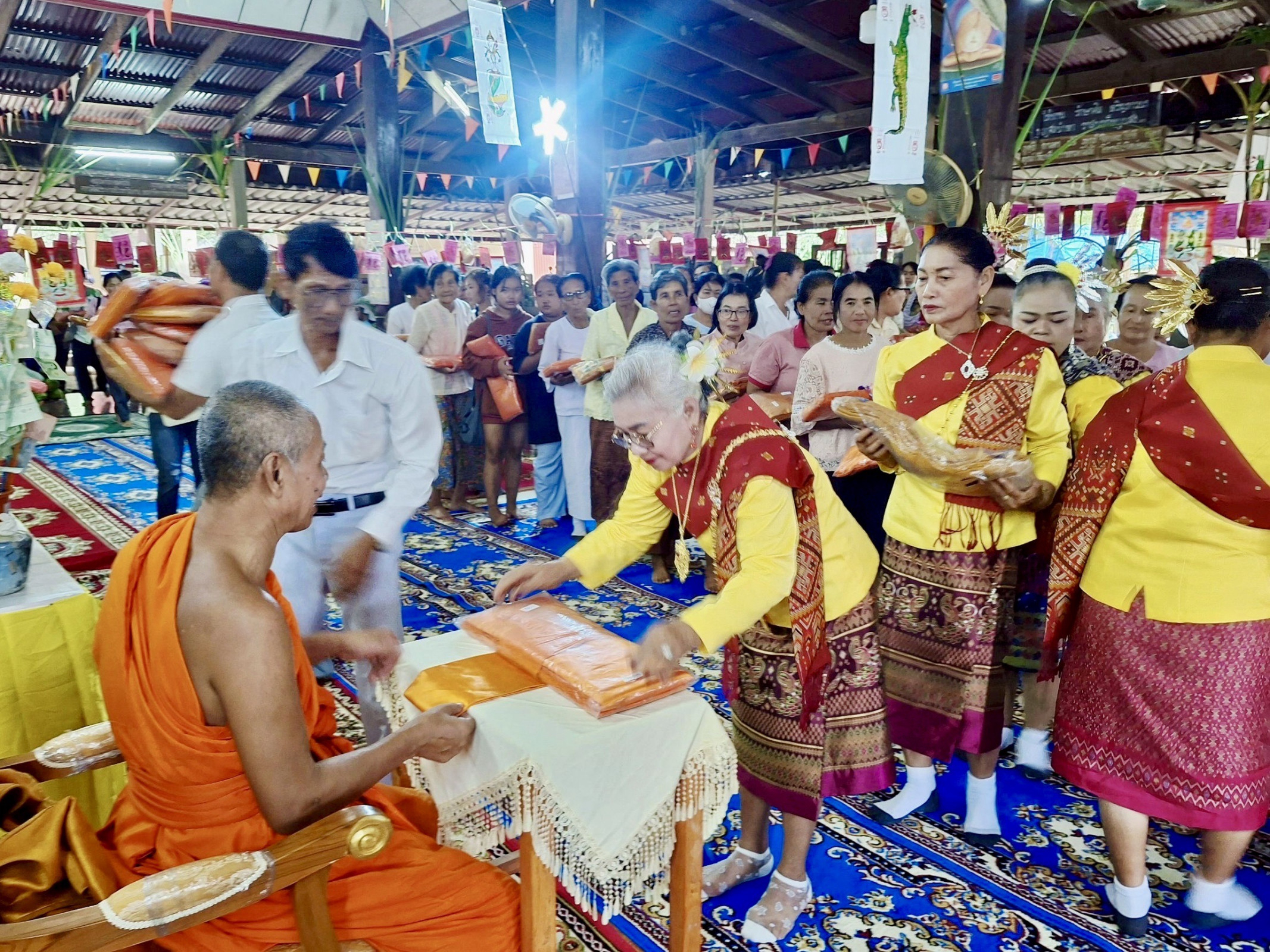 ภาพร่วมพิธีกรรมวัดมอสำราญ