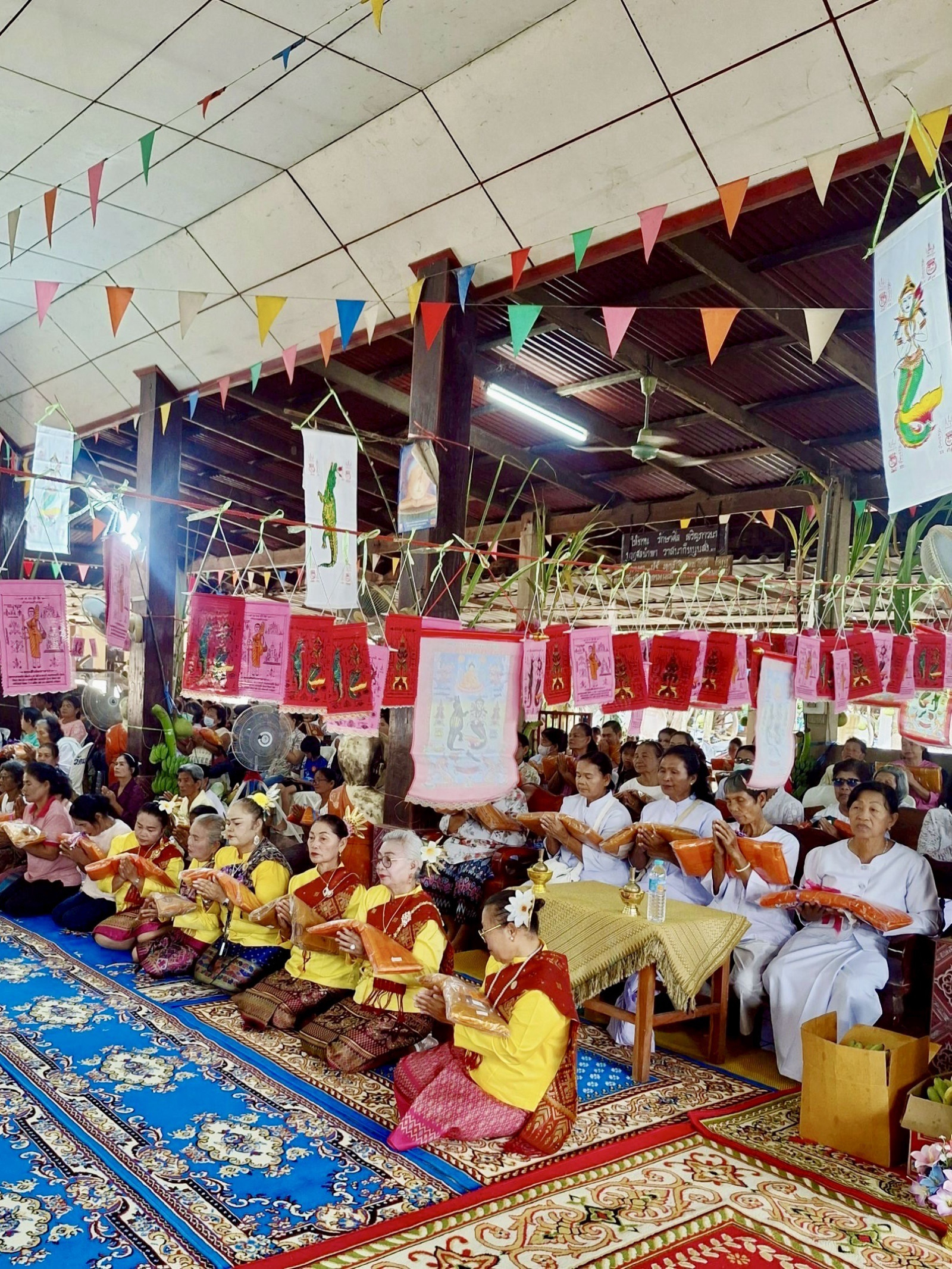 ภาพร่วมพิธีกรรมวัดมอสำราญ