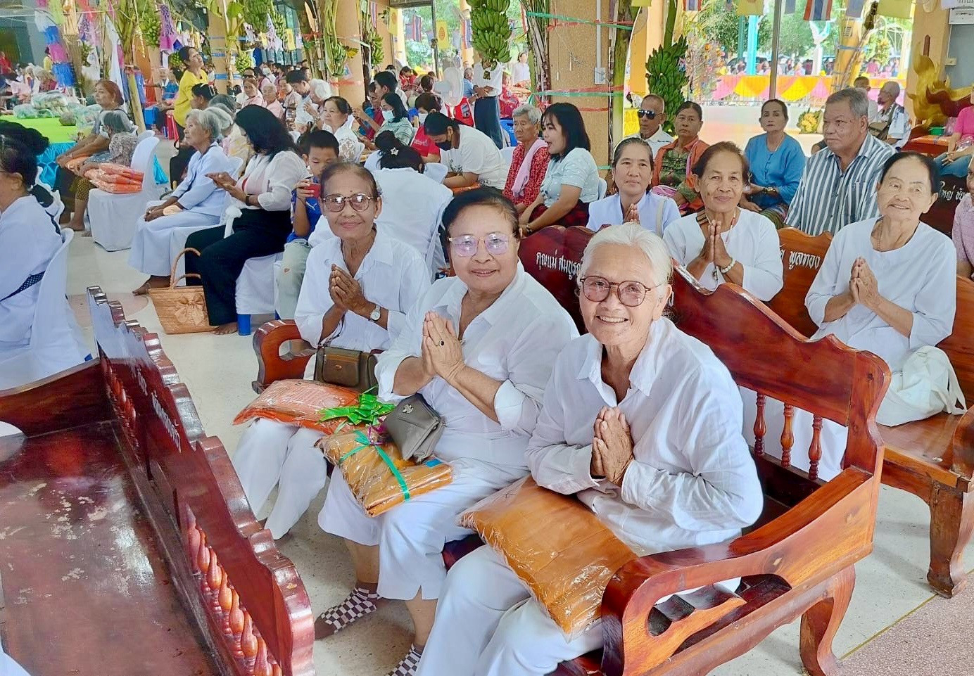 ภาพร่วมพิธีกรรมวัดท่าขึ้น