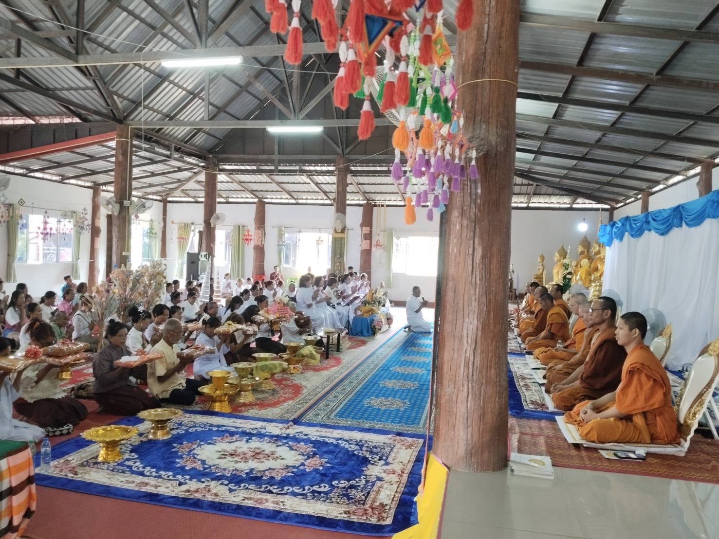 ภาพร่วมพิธีกรรมวัดชุมพลอย