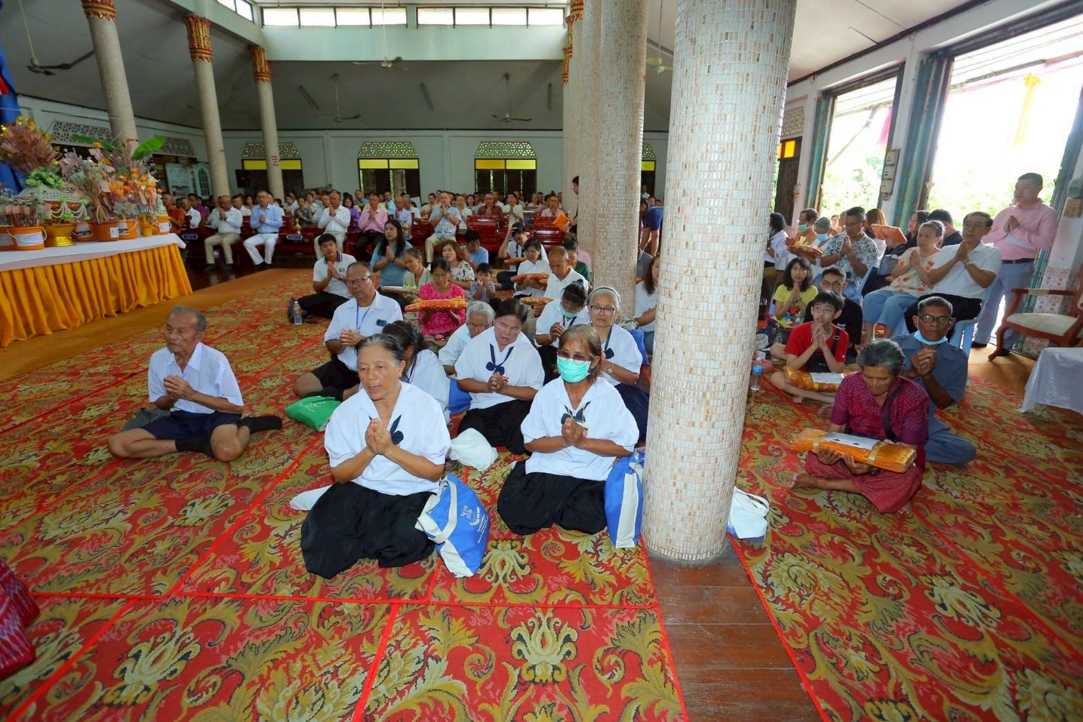 ภาพร่วมพิธีกรรมวัดม่วงสระน้อย
