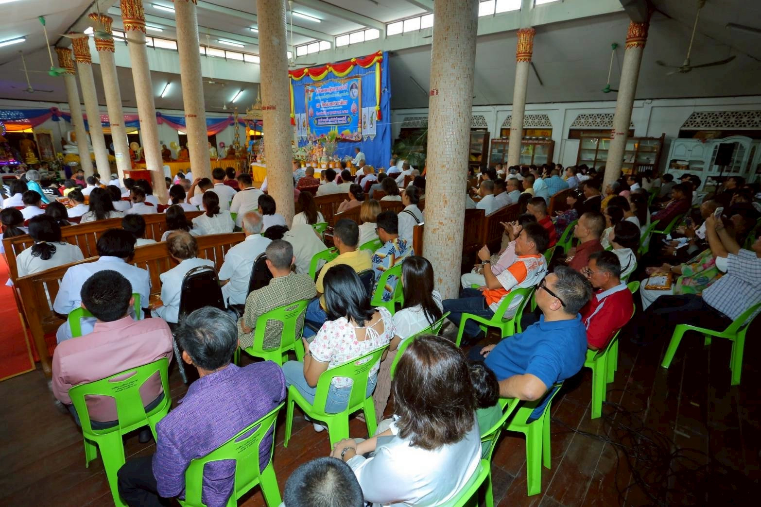 ภาพร่วมพิธีกรรมวัดม่วงสระน้อย