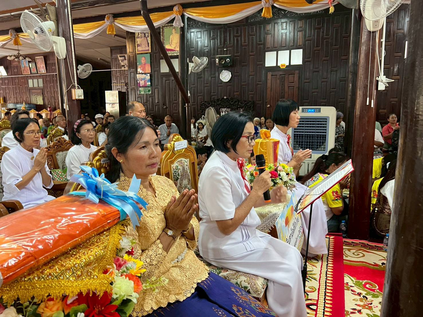 ภาพกล่าวคำถวายกฐินวัดนาห้วย