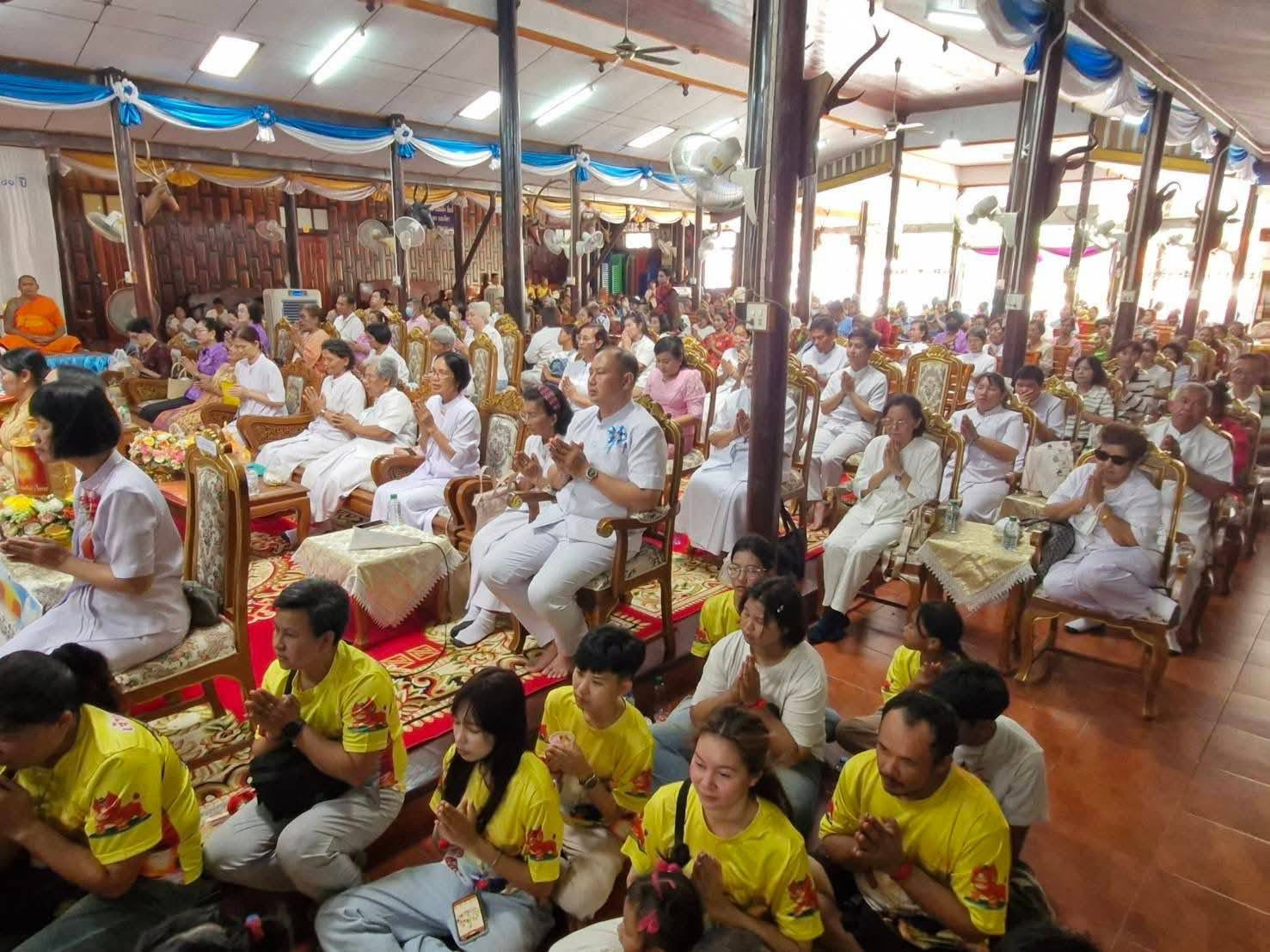 ภาพร่วมพิธีกรรมวัดนาห้วย