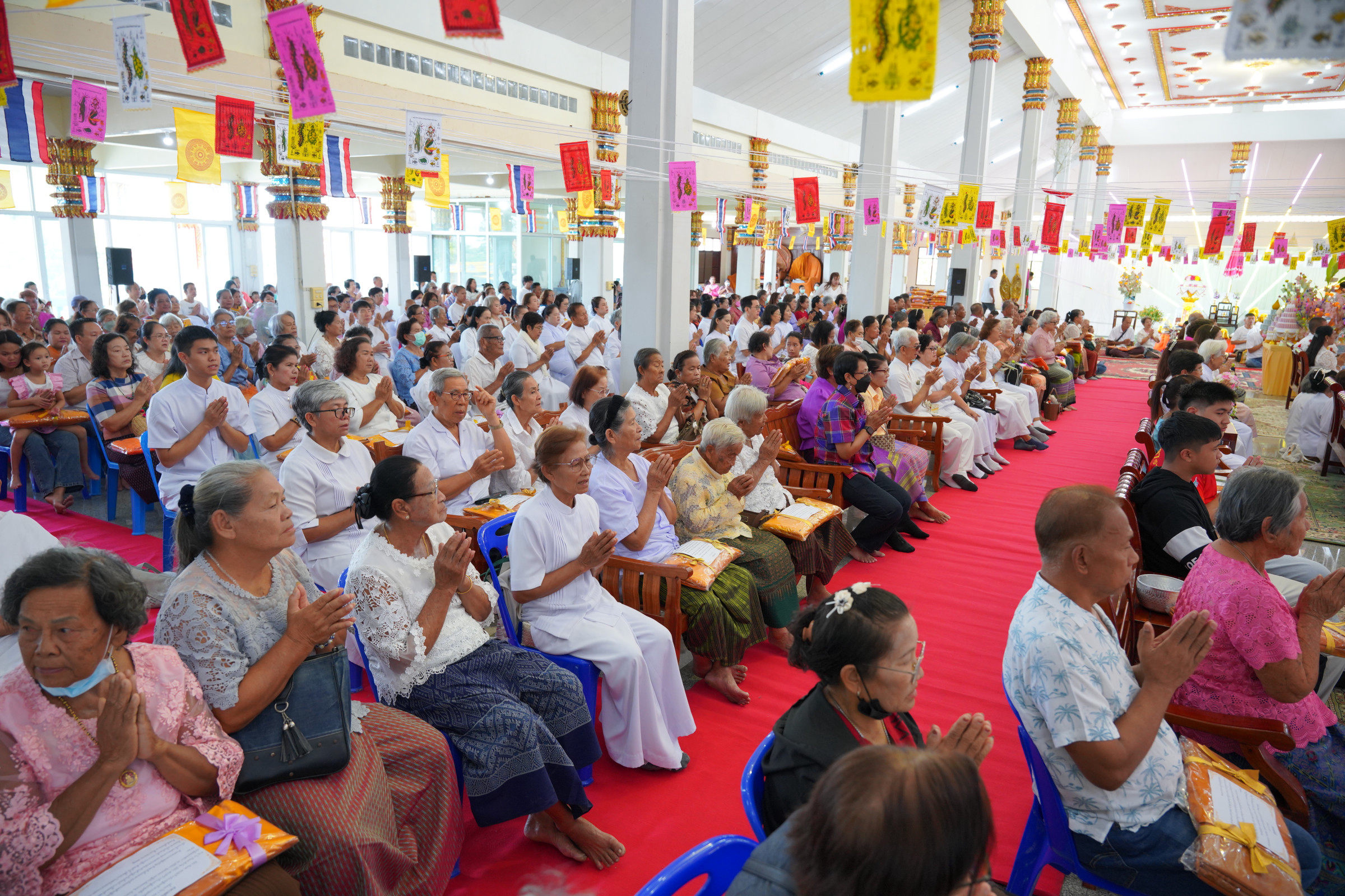ภาพร่วมพิธีกรรมวัดในไร่