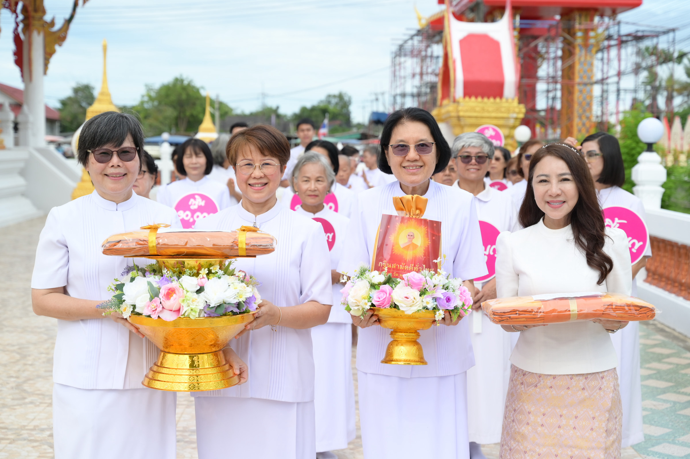 ภาพร่วมพิธีกรรมวัดในไร่