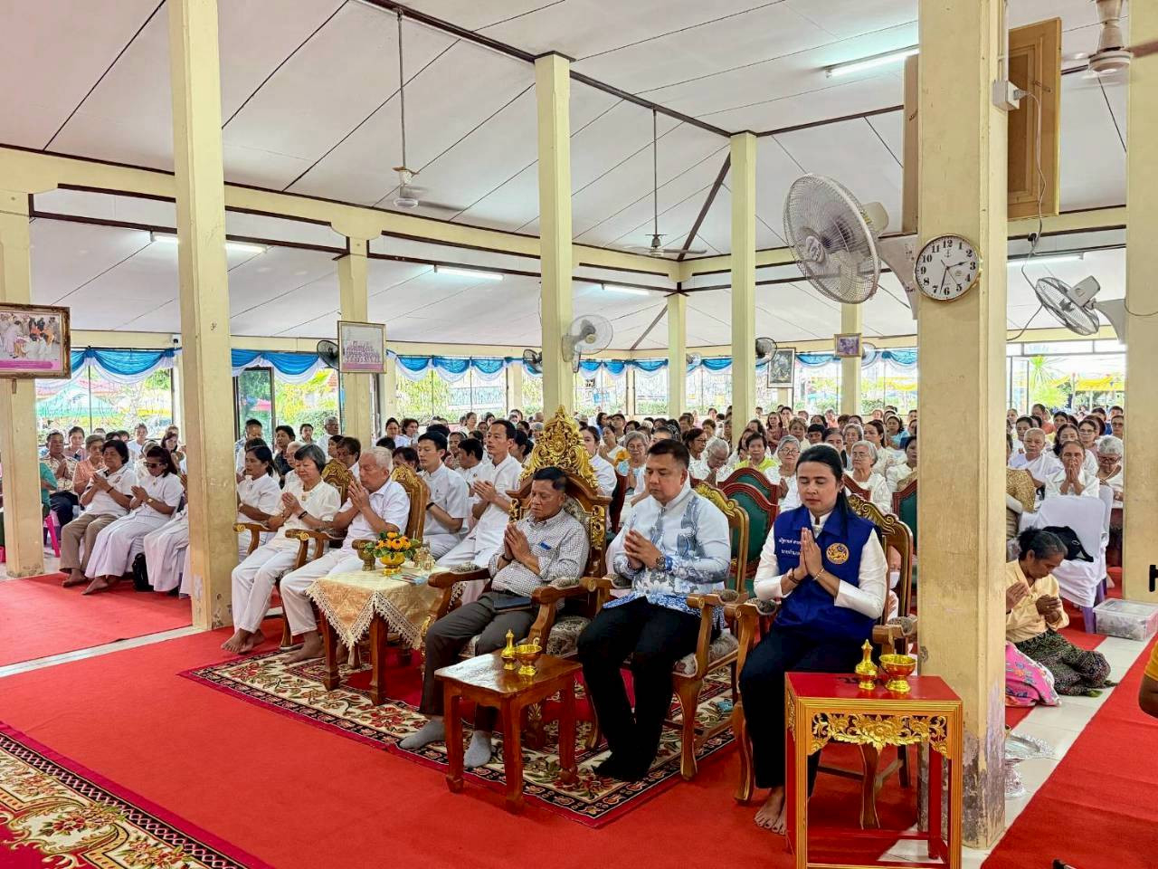 ภาพร่วมพิธีกรรมวัดยางทอง