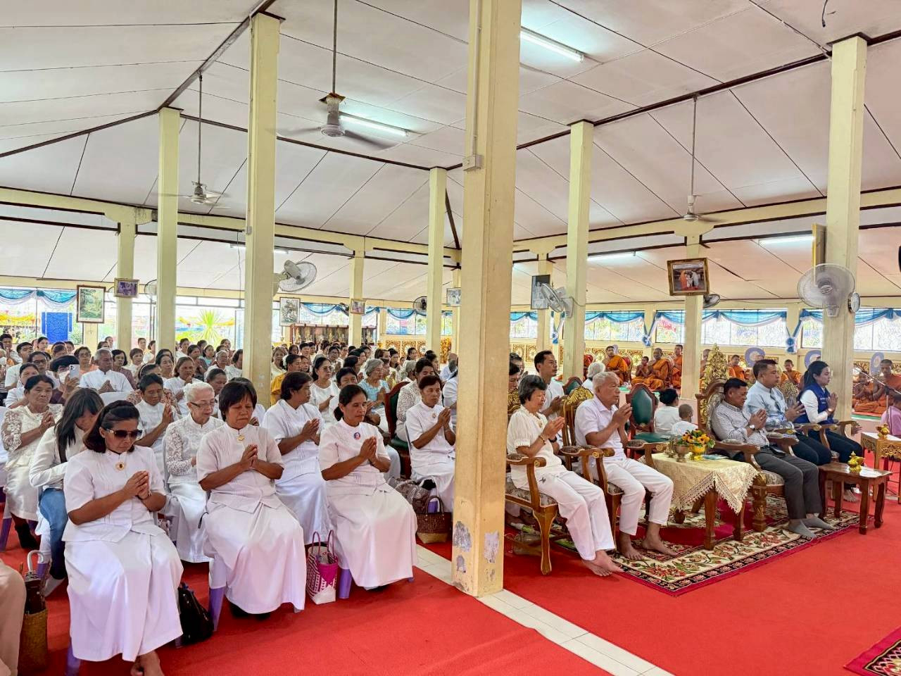 ภาพร่วมพิธีกรรมวัดยางทอง