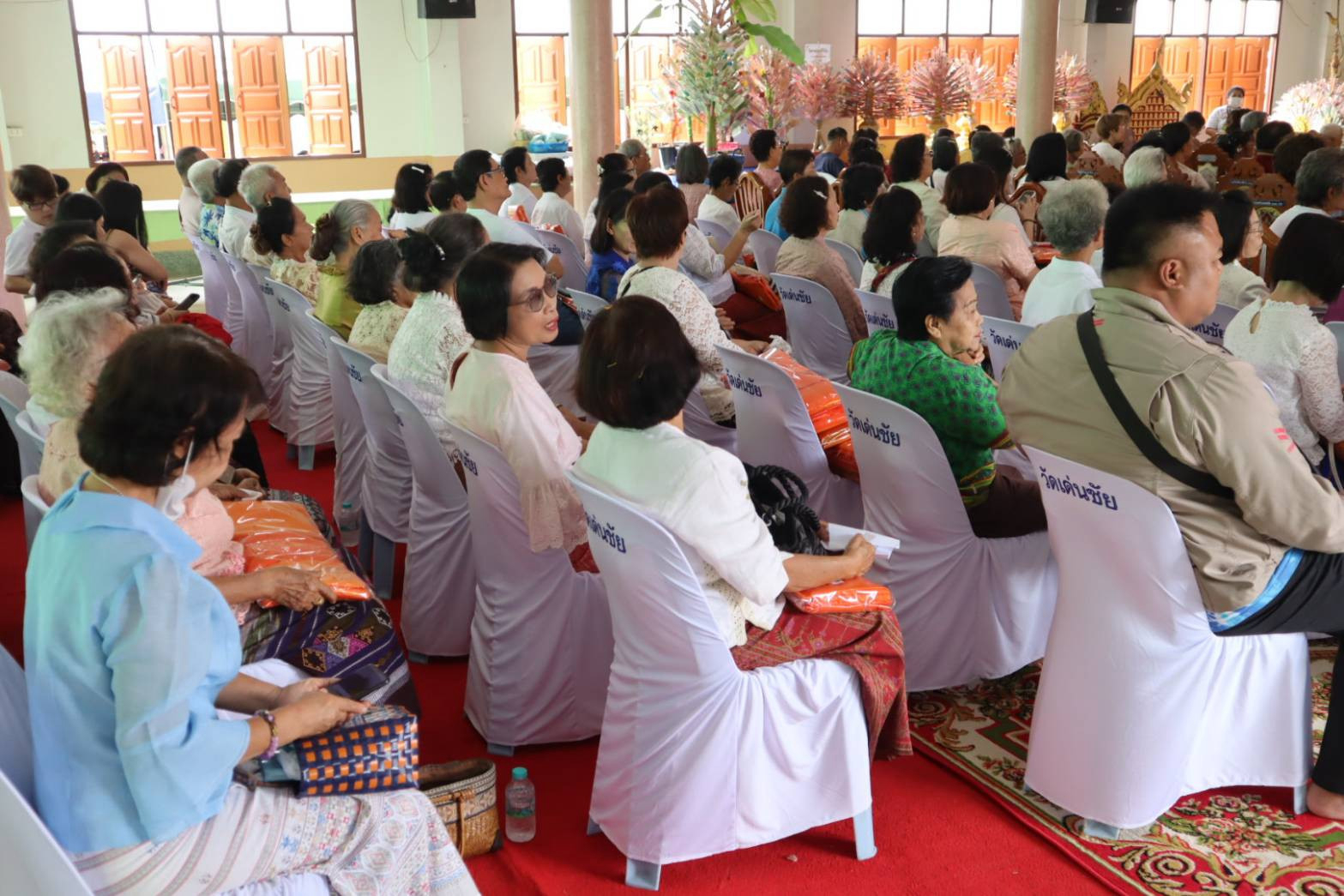 ภาพร่วมพิธีกรรมวัดเด่นชัย