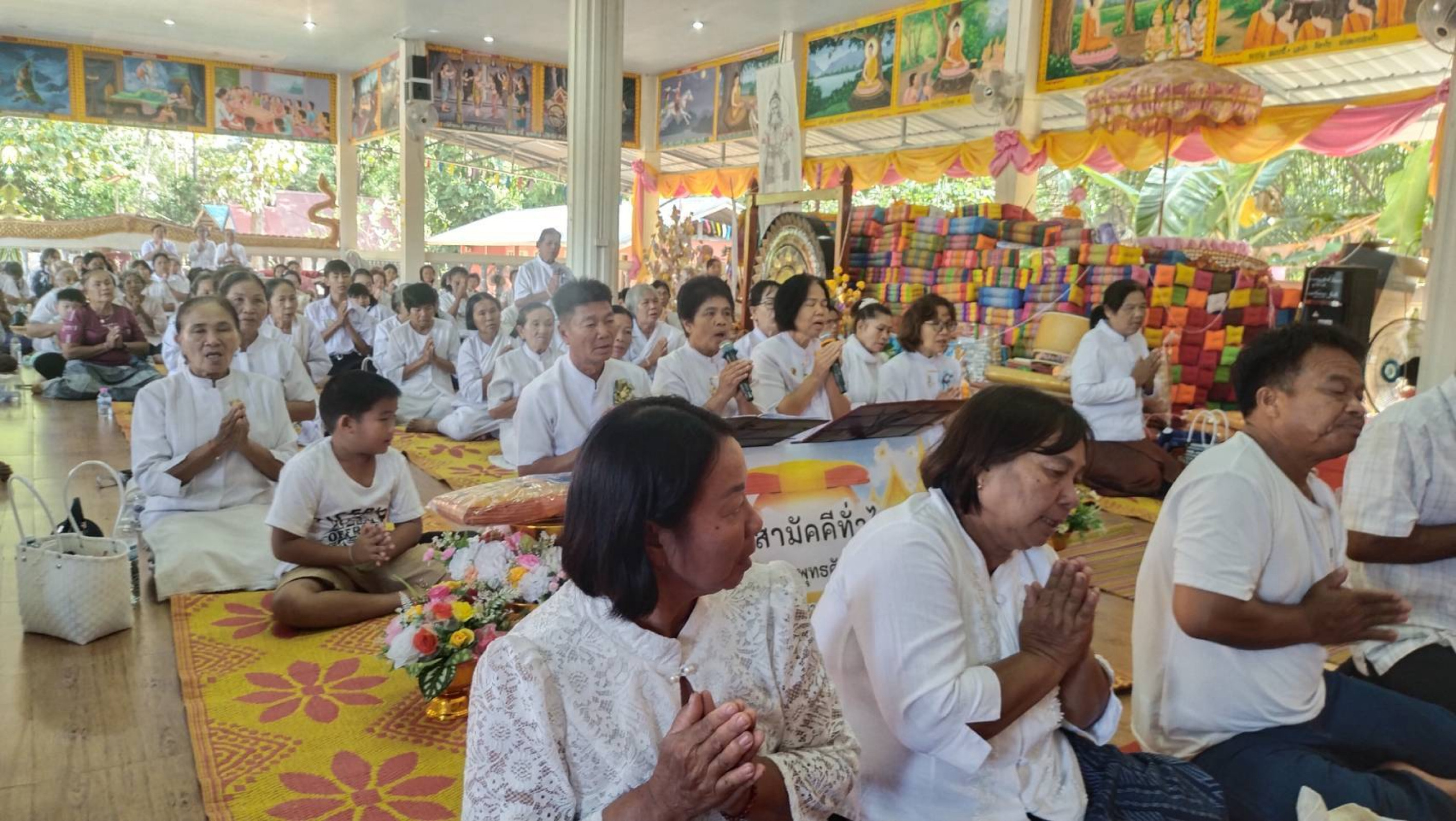 ภาพร่วมพิธีกรรมวัดมัคคราราม