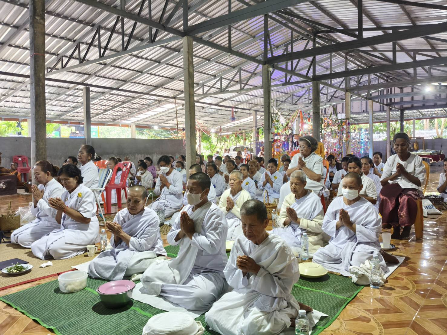 ภาพร่วมพิธีกรรมสำนักสงฆ์ผาแม่นางม่อน