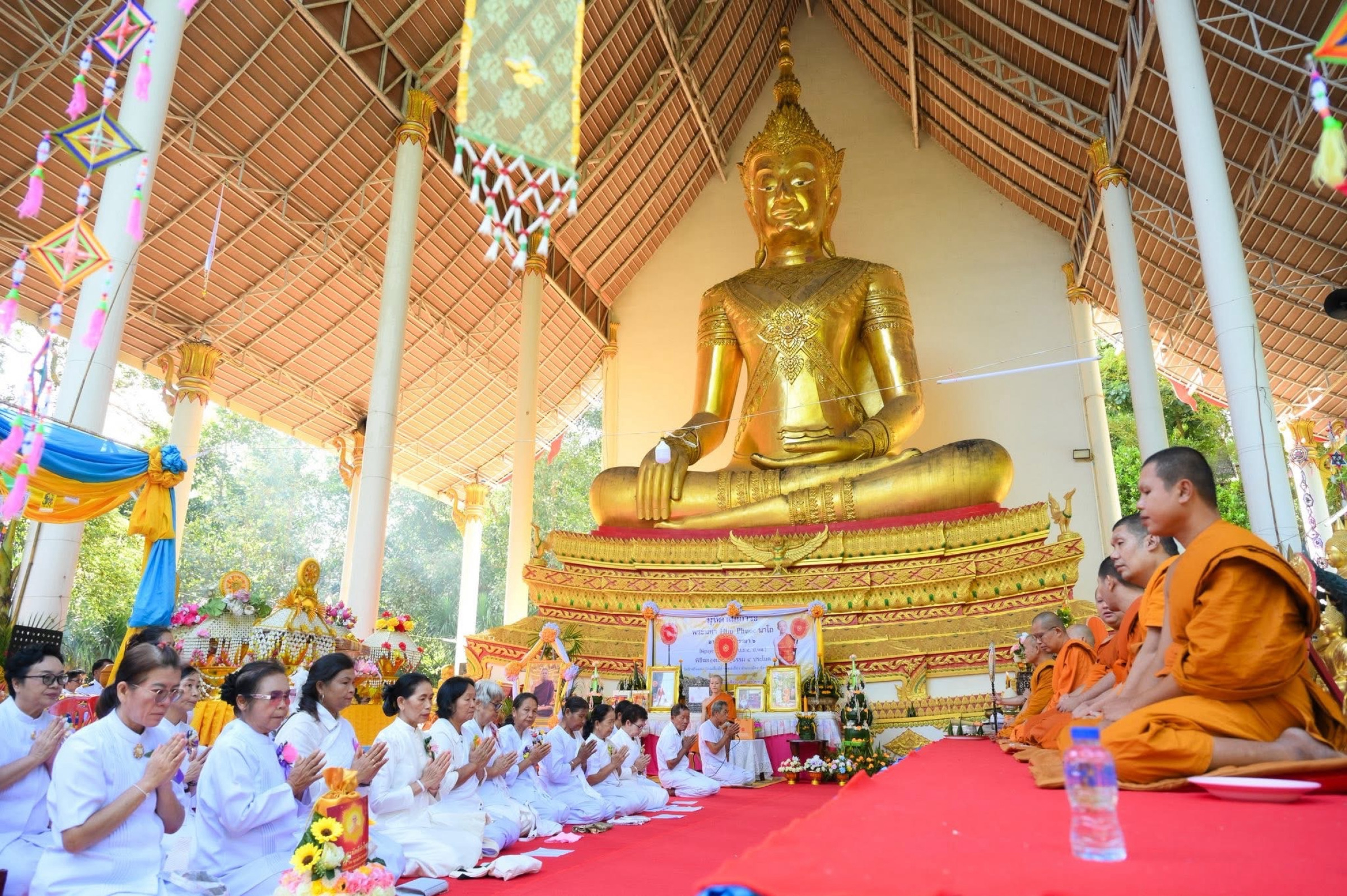 ภาพร่วมพิธีกรรมวัดป่าศรีมงคล