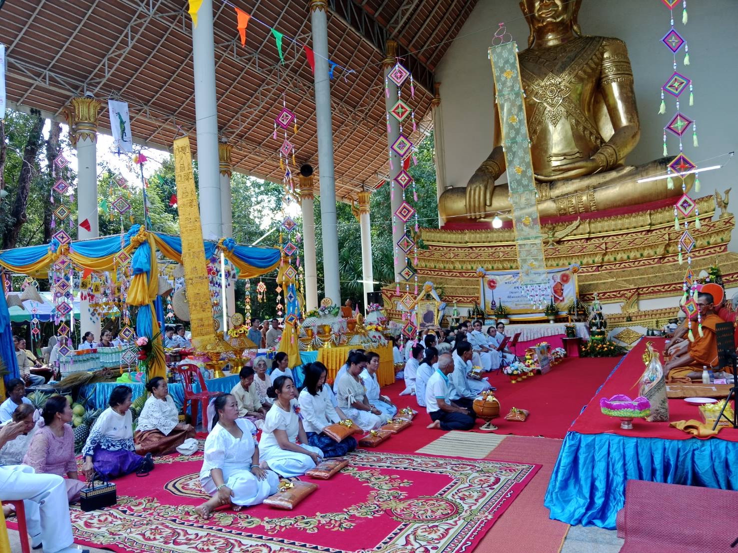 ภาพร่วมพิธีกรรมวัดป่าศรีมงคล