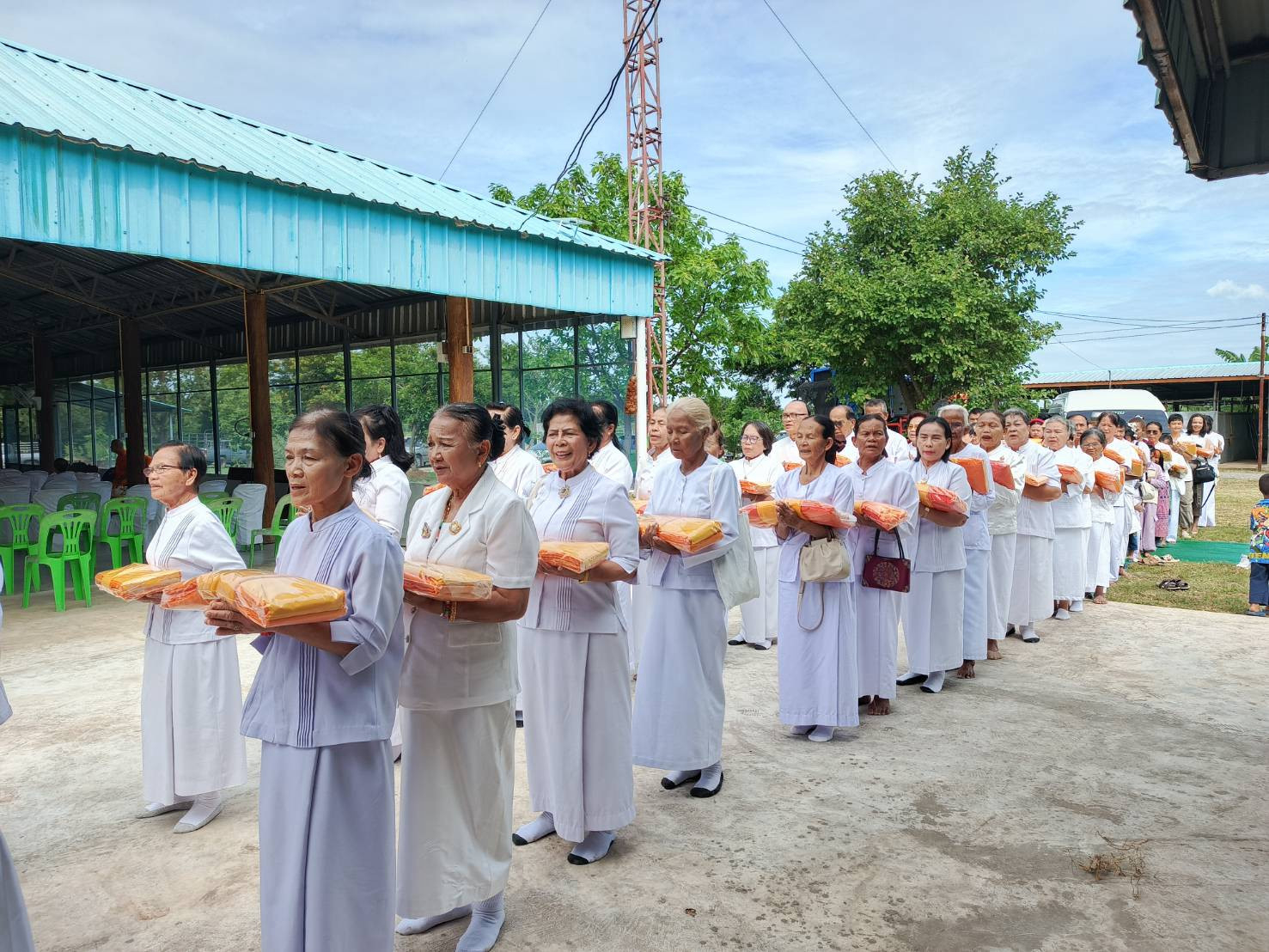 ภาพร่วมพิธีกรรมศูนย์ปฏิบัติธรรมด่านขุนทด