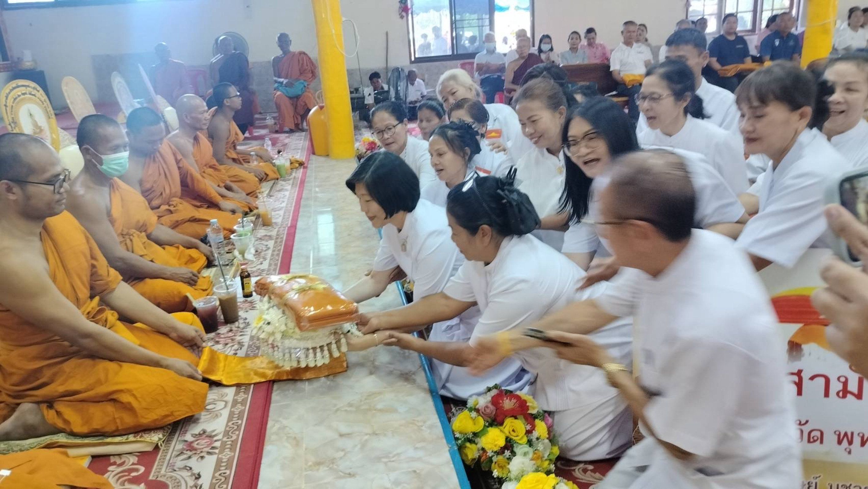 ภาพร่วมพิธีกรรมวัดโนนสมบูรณ์