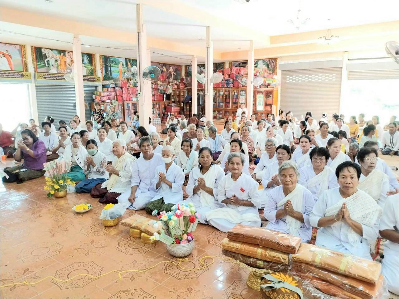 ภาพร่วมพิธีกรรมวัดโนนม่วง