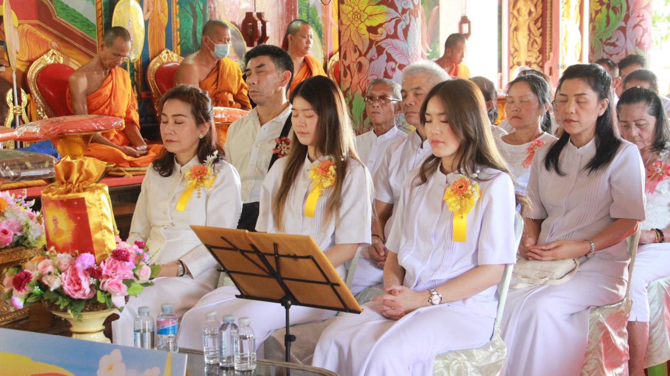 ภาพร่วมพิธีกรรมวัดอินทราราม