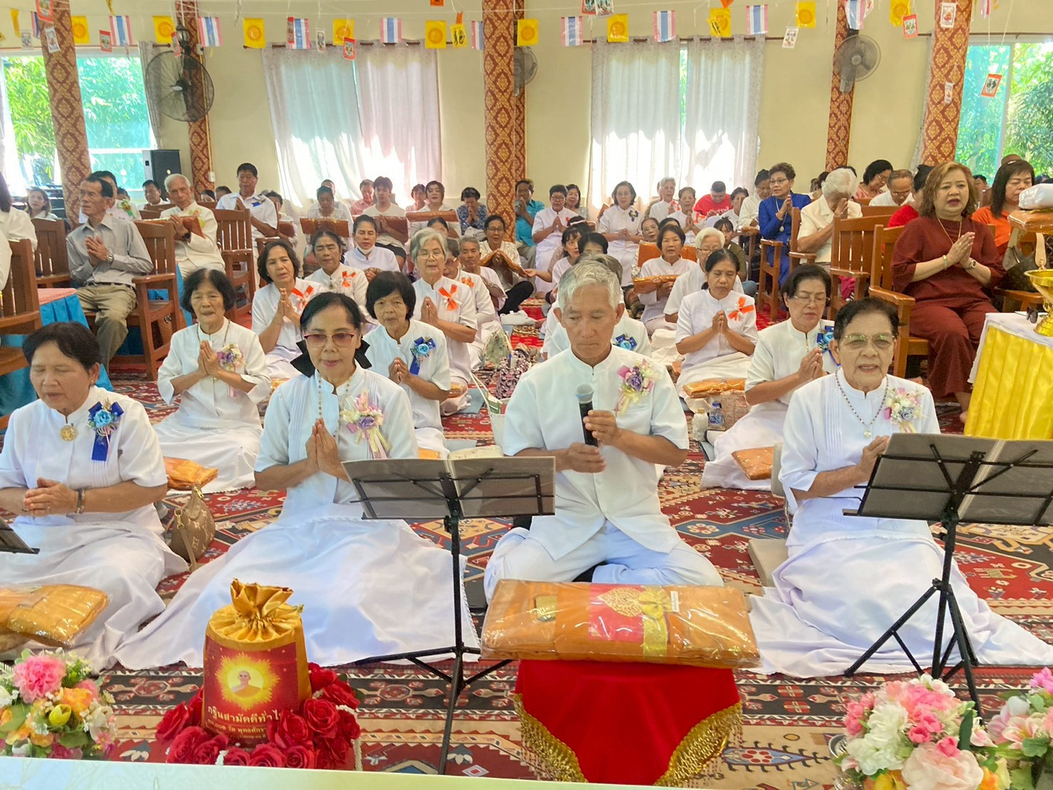 ภาพกล่าวคำถวายกฐินวัดกลิ่นลอยบุปผาราม