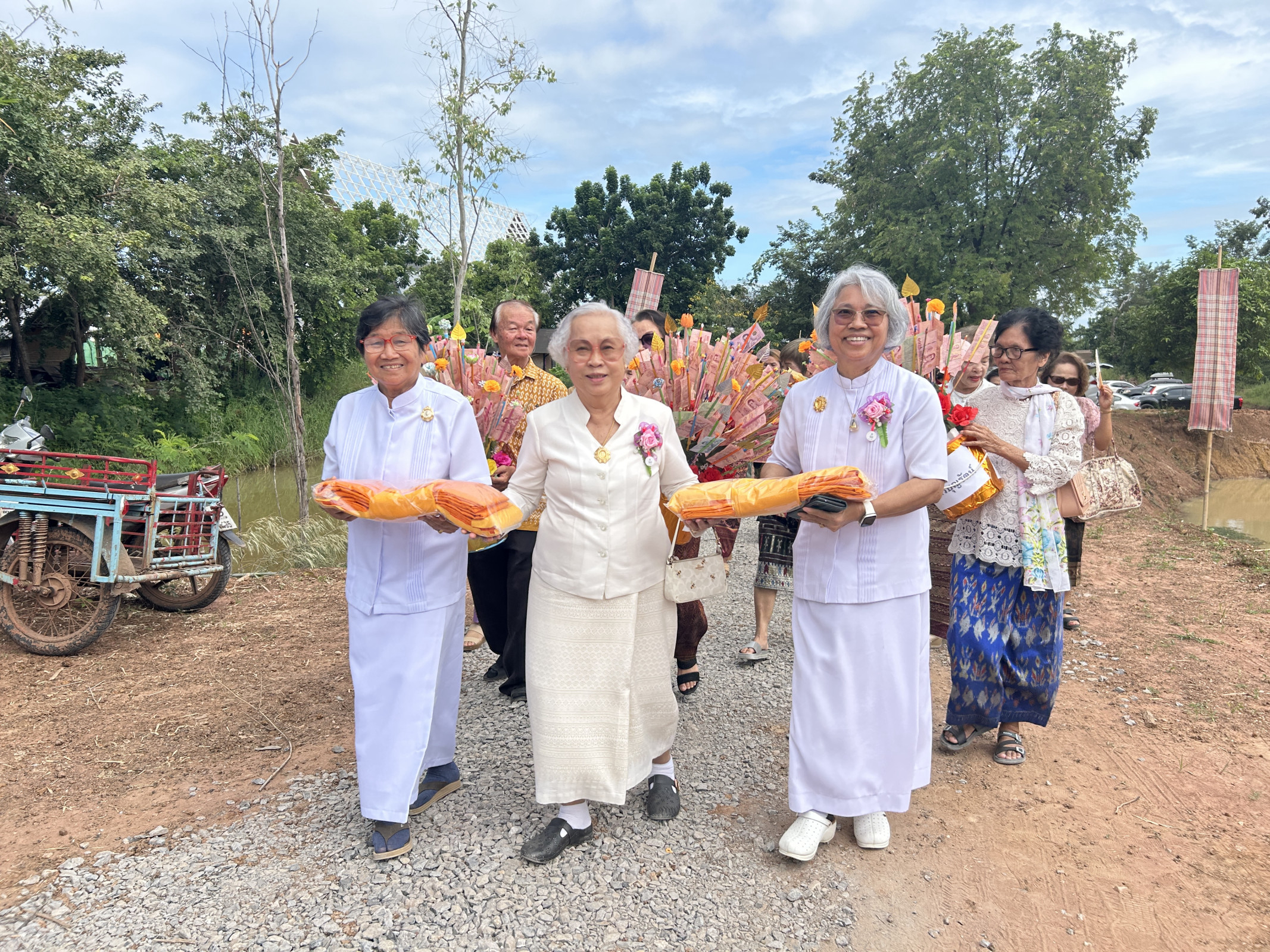 ภาพร่วมพิธีกรรมวัดศูนย์ปฏิบัติธรรมเมืองขอนแก่น