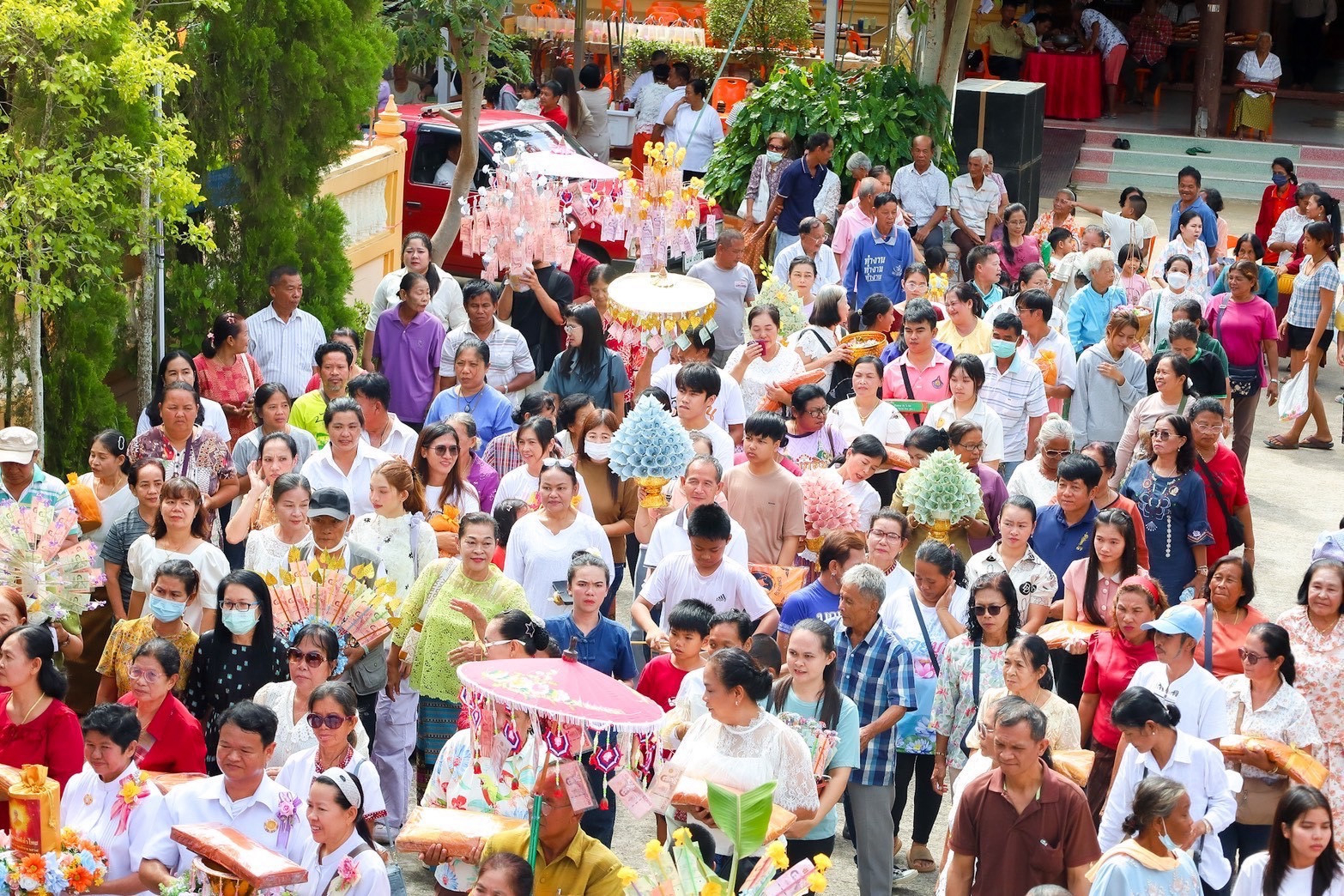 ภาพร่วมพิธีกรรมวัดห้วยสะแกราช