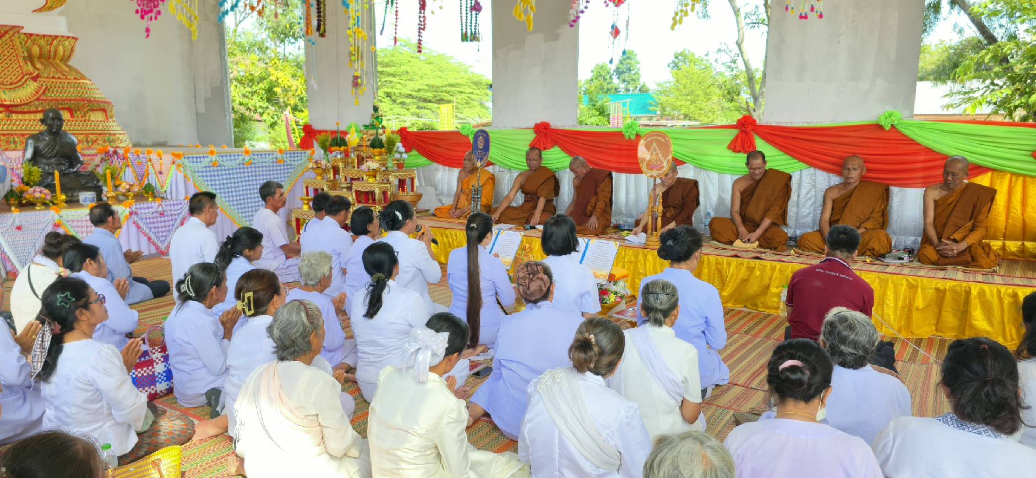 ภาพร่วมพิธีกรรมวัดอัมพวัน