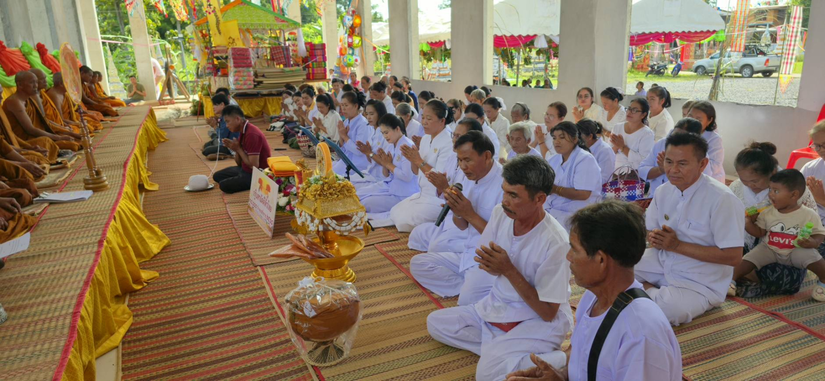 ภาพร่วมพิธีกรรมวัดอัมพวัน