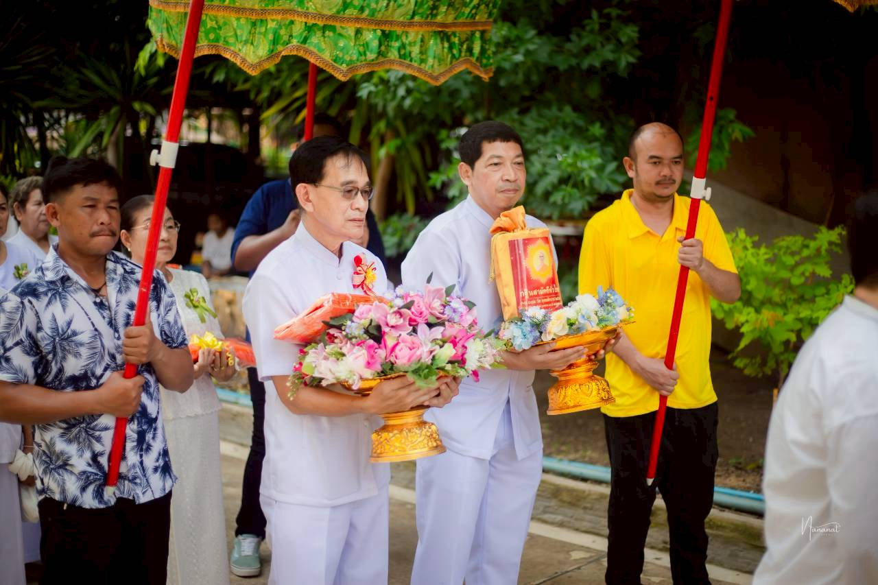 ภาพร่วมขบวนกฐินวัดหนองแซง