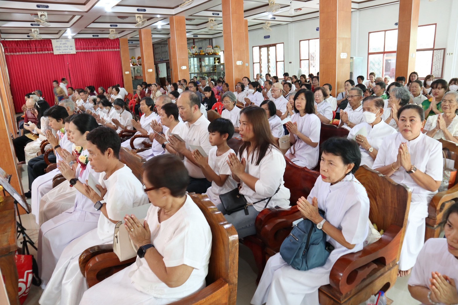 ภาพร่วมพิธีกรรมวัดบ้านบกน้อย