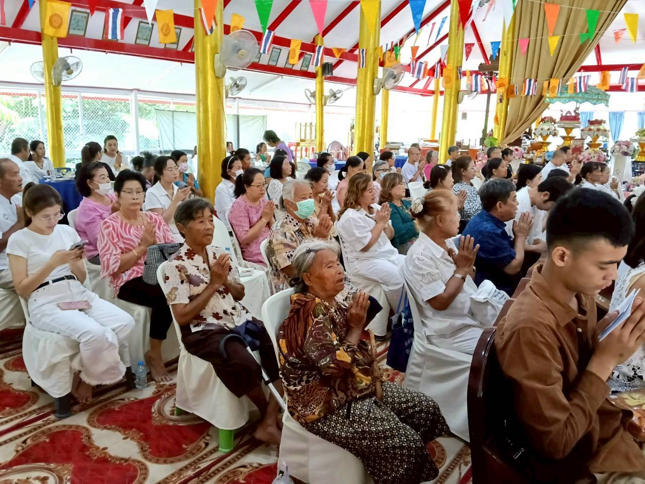 ภาพร่วมพิธีกรรมวัดป่าหวาย