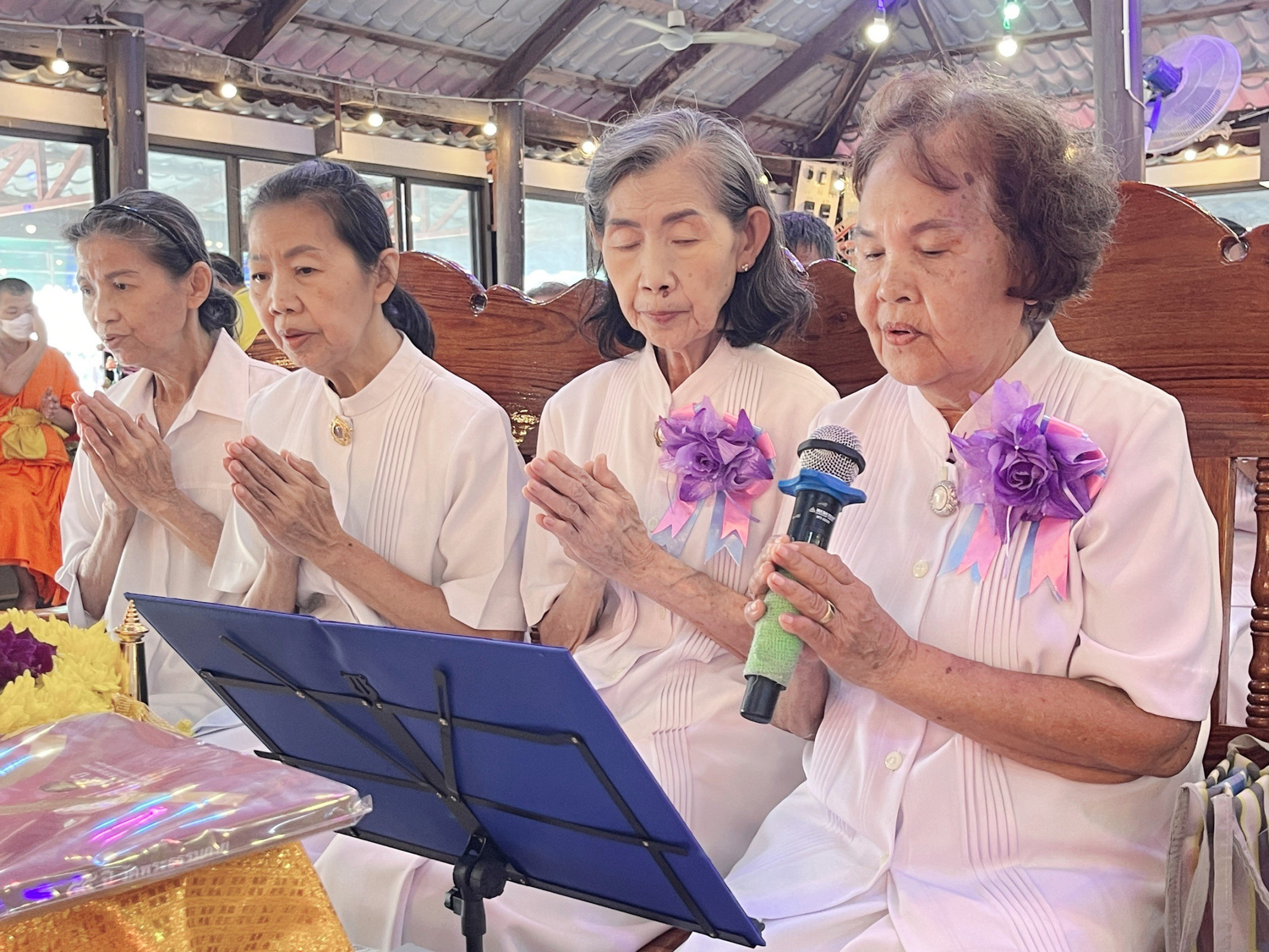 ภาพกล่าวคำถวายกฐินวัดเขาเขียว