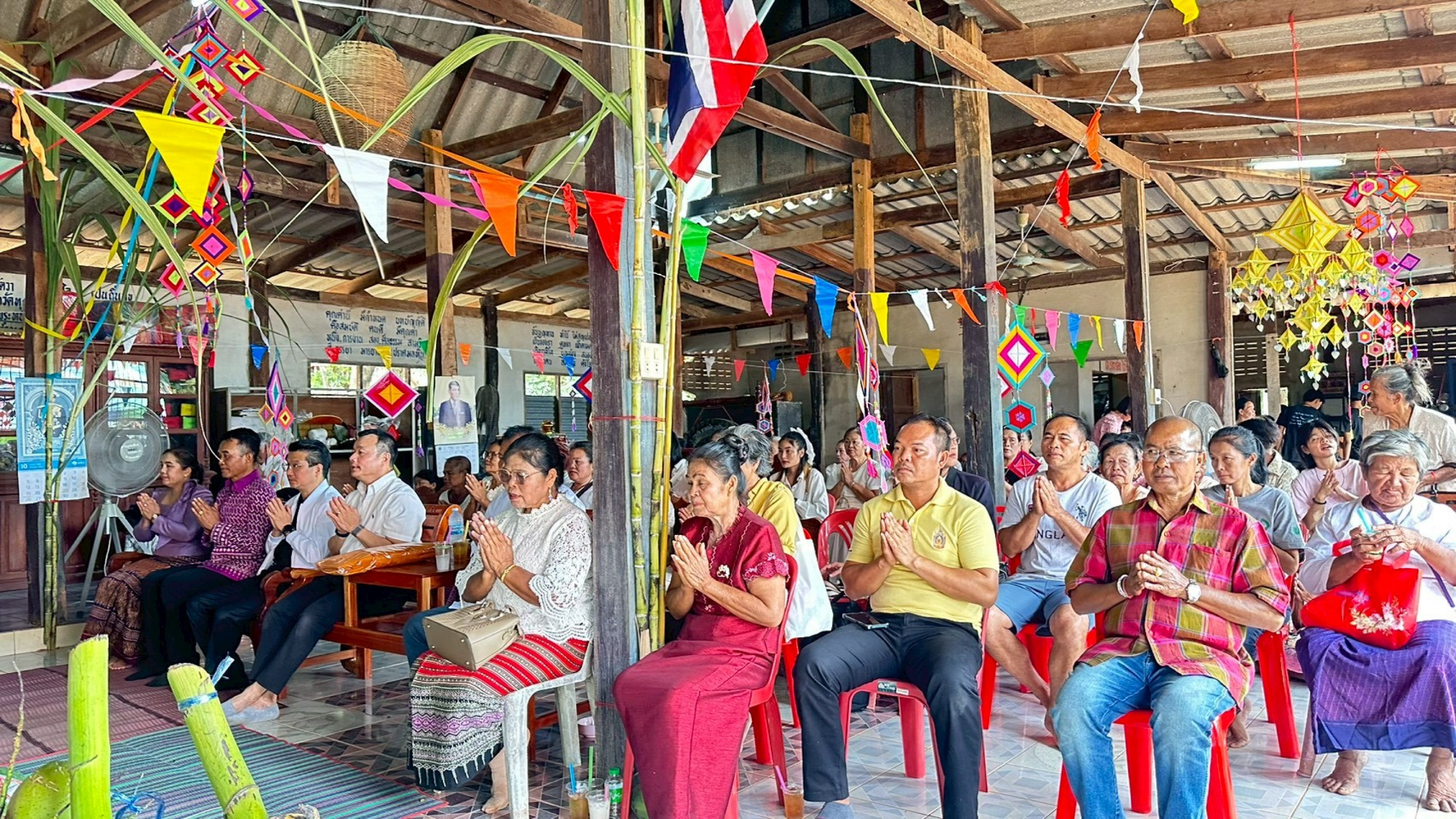 ภาพร่วมพิธีกรรมวัดบ้านหนองเม็ก