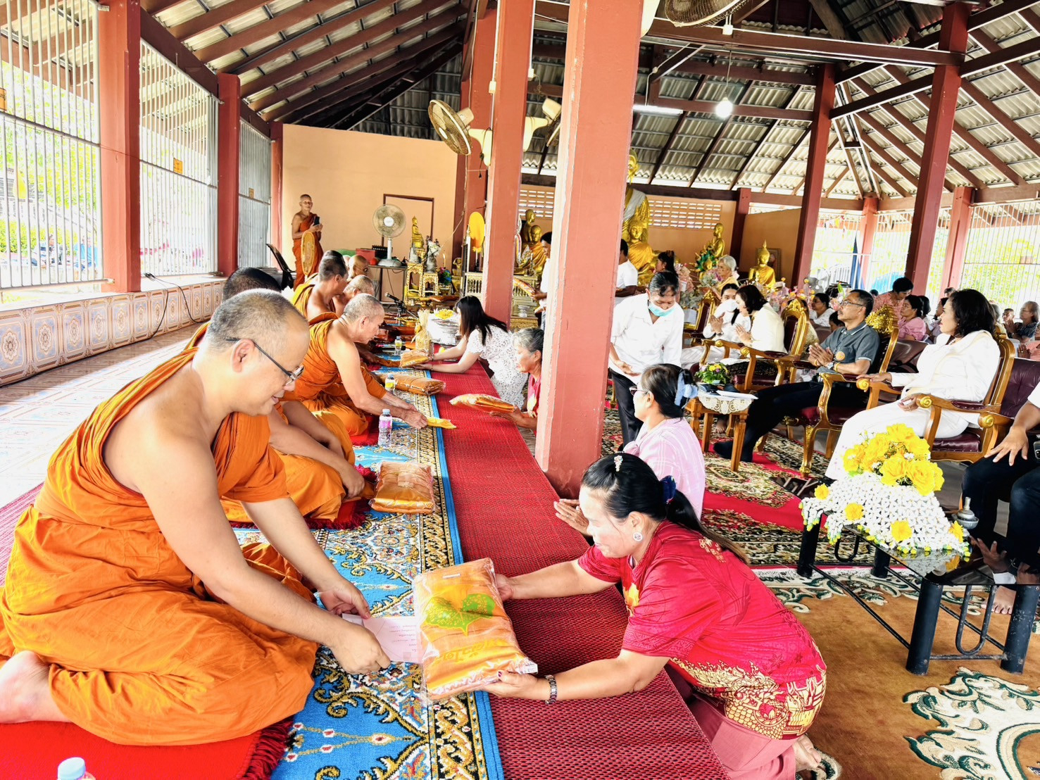 ภาพร่วมพิธีกรรมวัดพังเถียะ