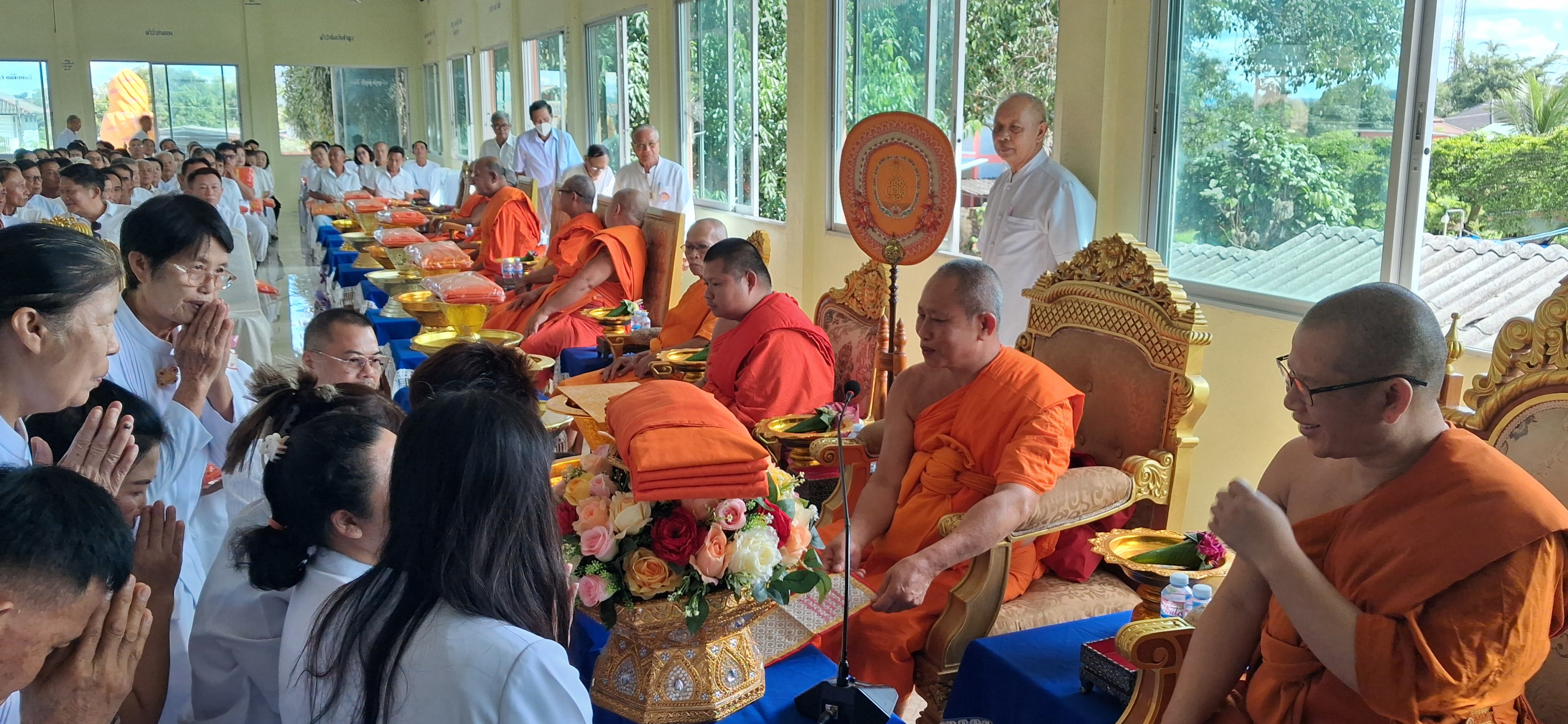 ภาพร่วมพิธีกรรมวัดร่องปลาขาว