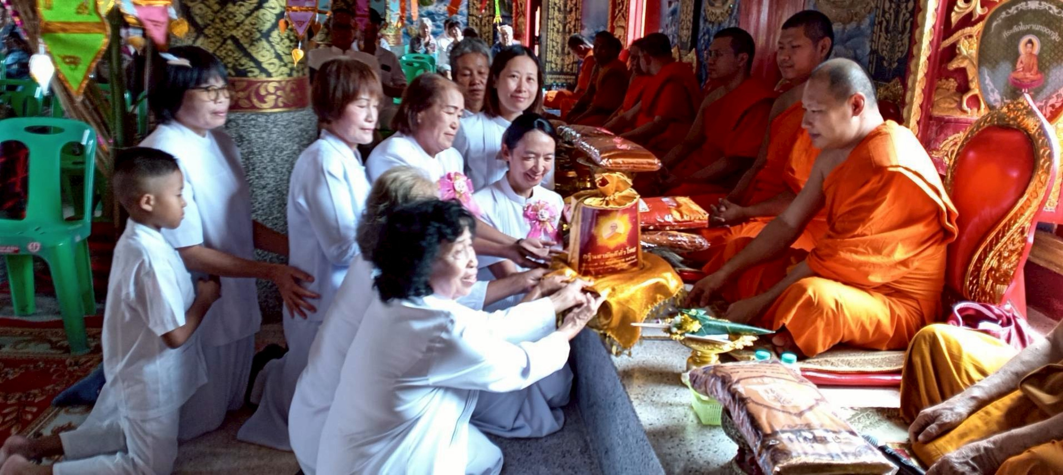 ภาพร่วมพิธีกรรมวัดหนองมุงพัฒนา